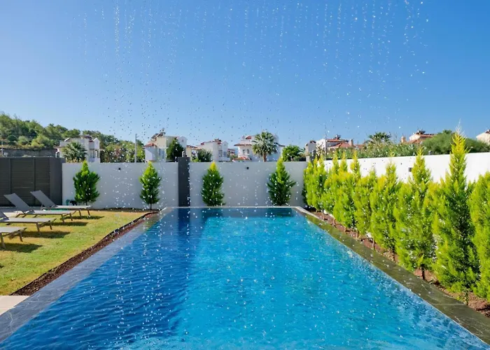 Villa Royal-1 *